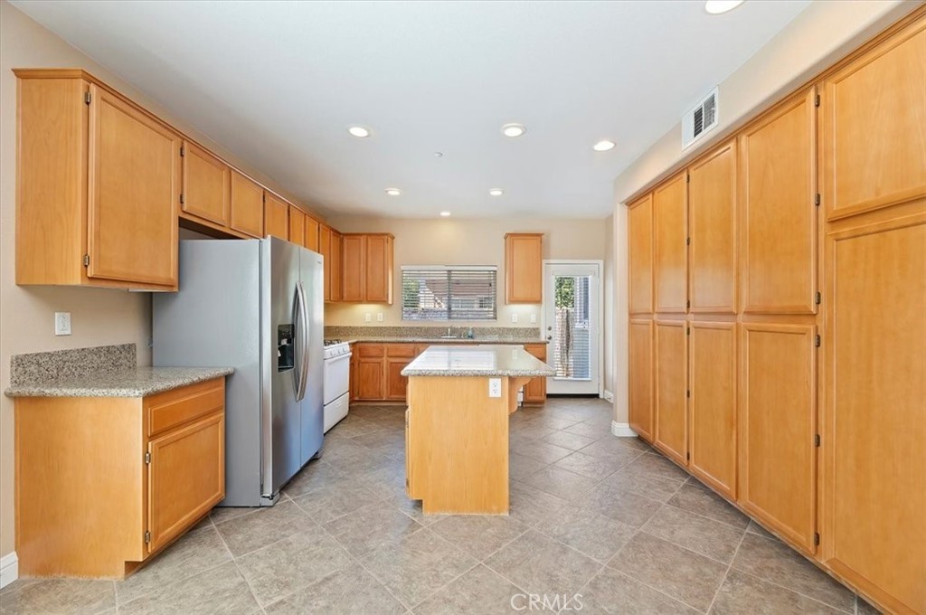 6342 Sunfield Court Riverside, CA 92504 - Photo 15 of 52