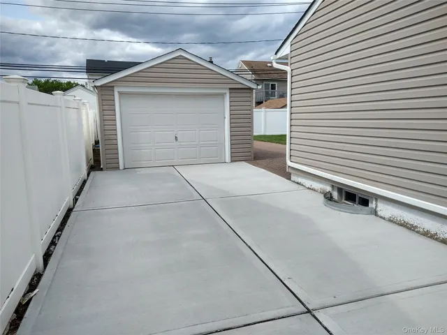 a view of a garage