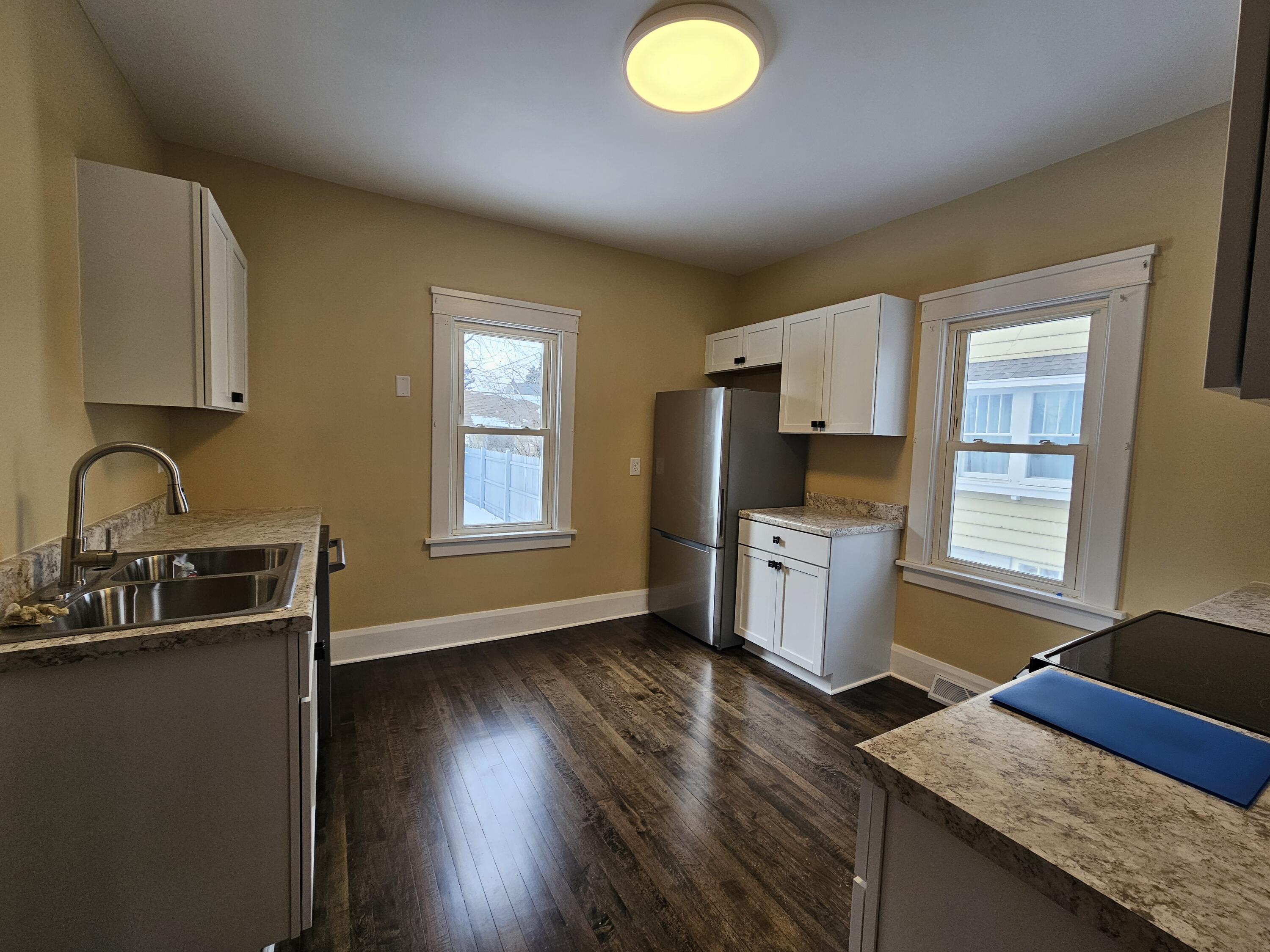 1324 Hayes Avenue Racine, WI 53405 - Photo 5 of 16 1000063870