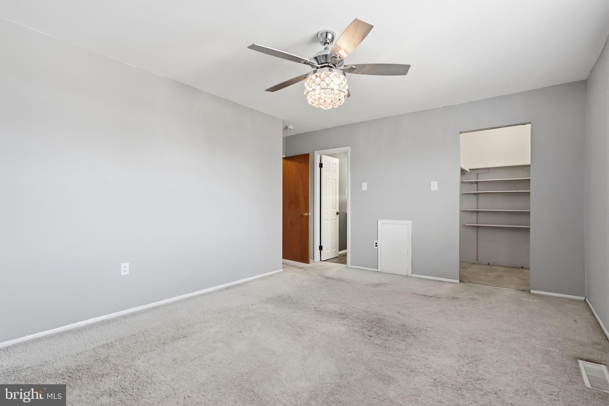 7921 Fairfield Street Philadelphia, PA 19152 - Photo 11 of 36