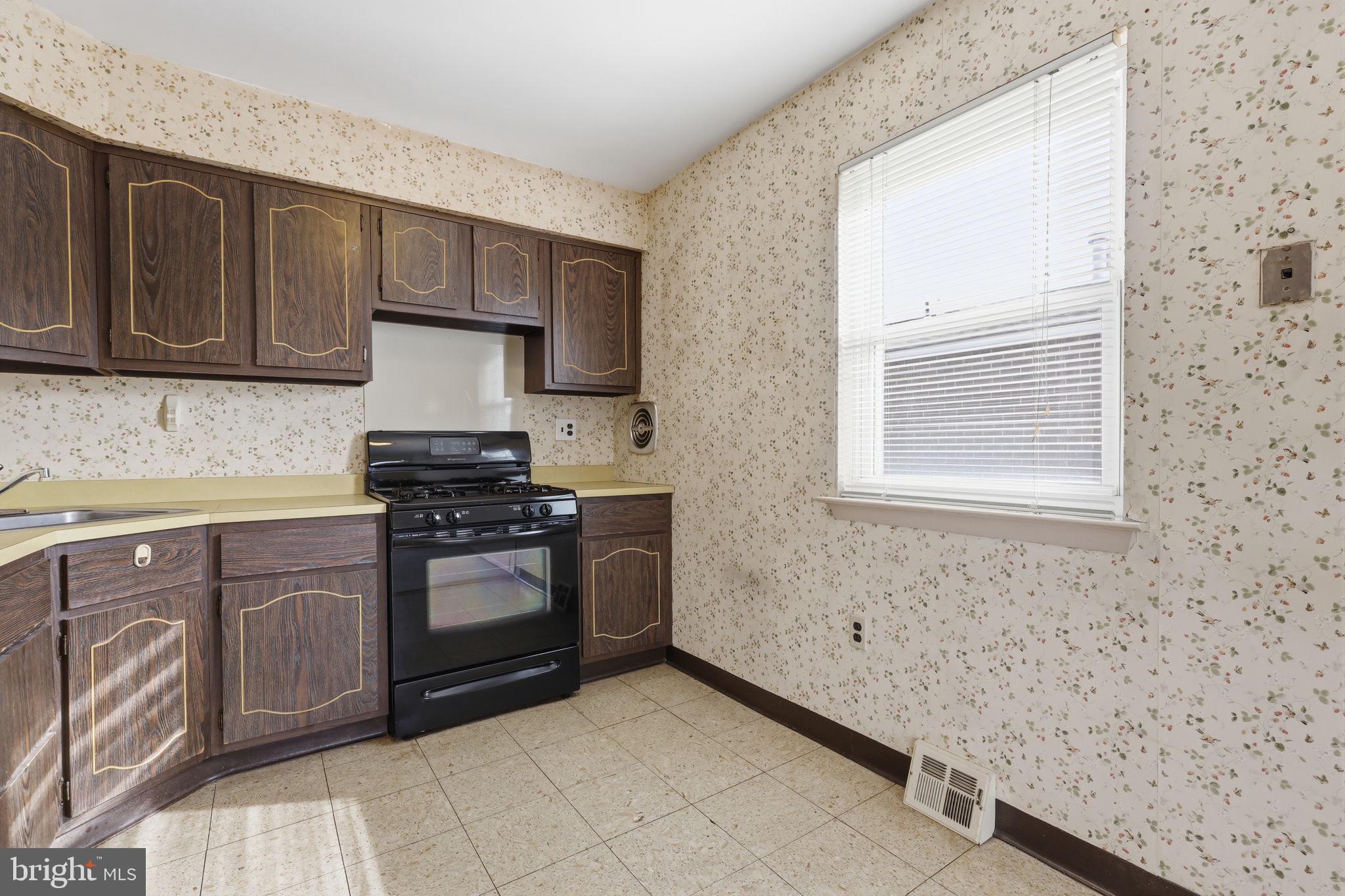 7921 Fairfield Street Philadelphia, PA 19152 - Photo 18 of 36