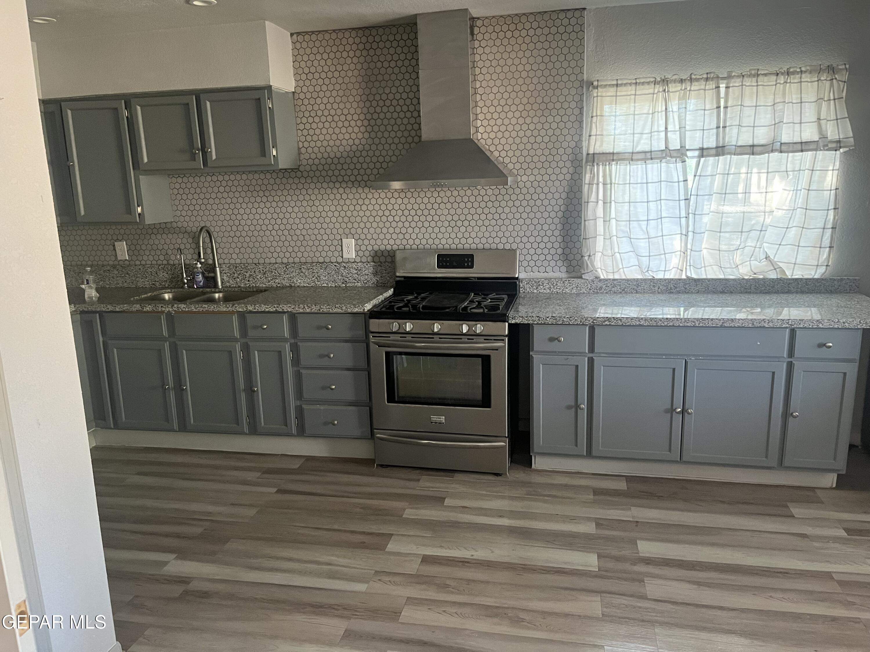 11429 Jenny Road Socorro, TX 79927 - Photo 2 of 12 Jenny kitchen photo