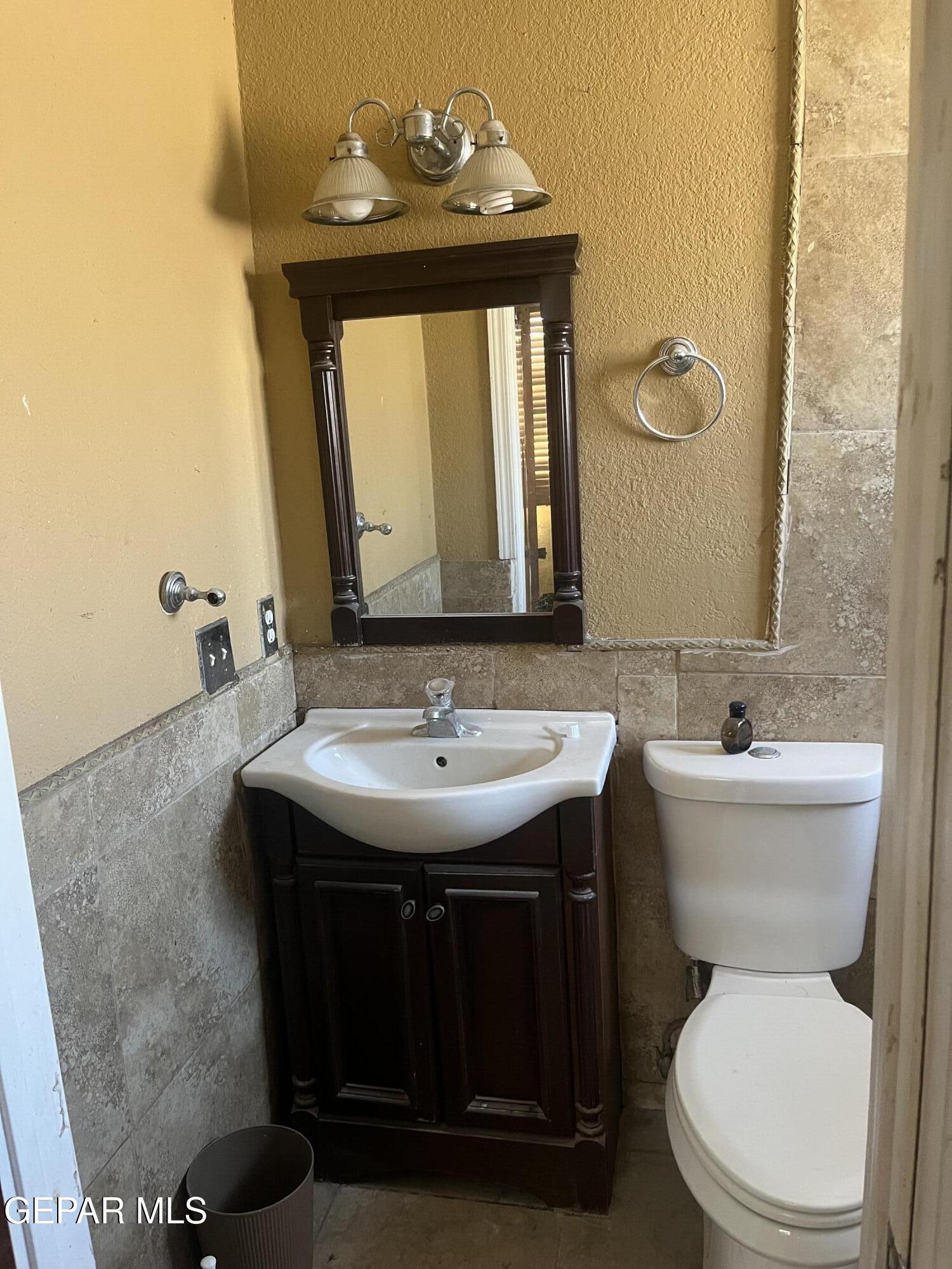 11429 Jenny Road Socorro, TX 79927 - Photo 10 of 12 Jenny rd 2nd bathroom