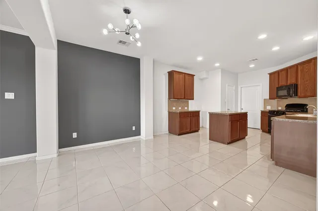 $1,950 | 5116 Dartmoor Ridge Trail, Houston, TX 77066