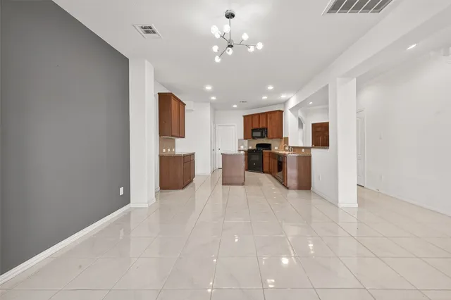 $1,950 | 5116 Dartmoor Ridge Trail, Houston, TX 77066