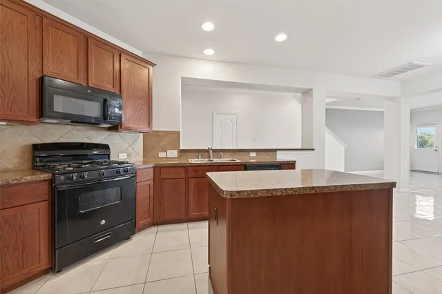 $1,950 | 5116 Dartmoor Ridge Trail, Houston, TX 77066