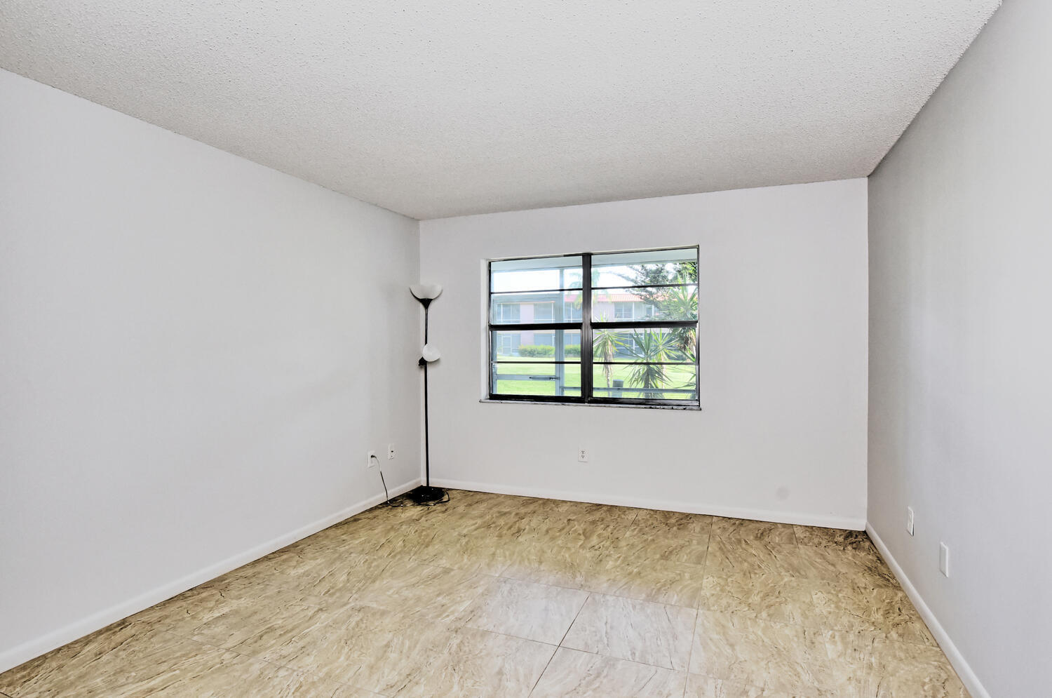 1915 Southwest Palm City Road, Unit 8C Stuart, FL 34994 - Photo 15 of 50 1915 SW Palm City Rd Stuart FL-large-018