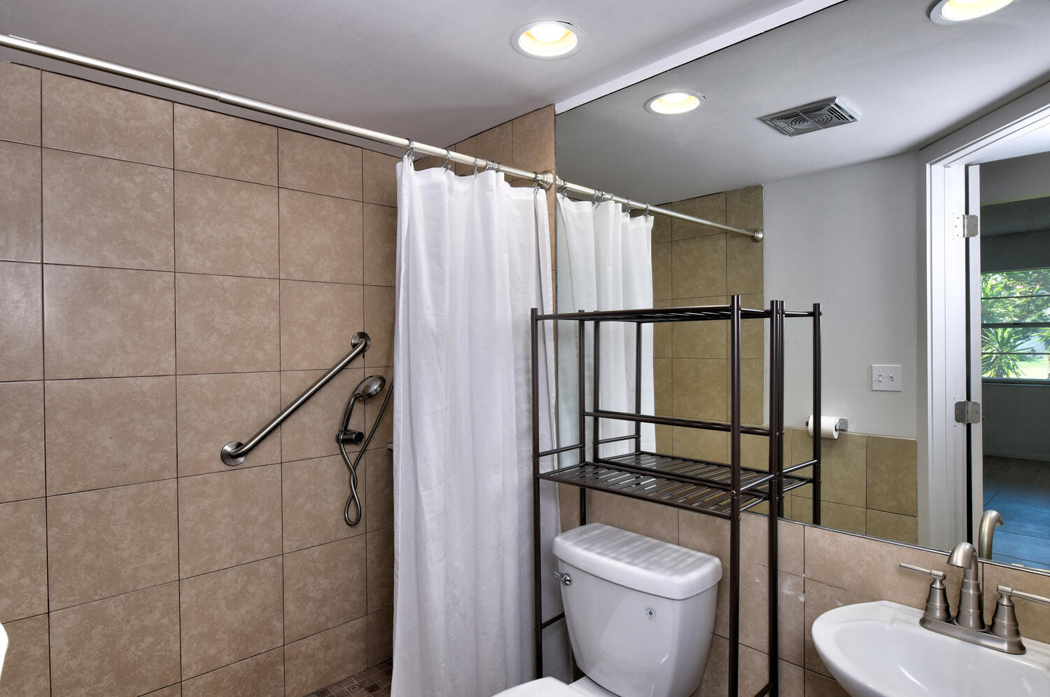 1915 Southwest Palm City Road, Unit 8C Stuart, FL 34994 - Photo 17 of 50 1915 SW Palm City Rd Stuart FL-large-013