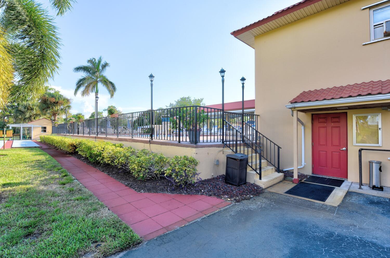 1915 Southwest Palm City Road, Unit 8C Stuart, FL 34994 - Photo 47 of 50 1915 SW Palm City Rd Stuart FL-large-040