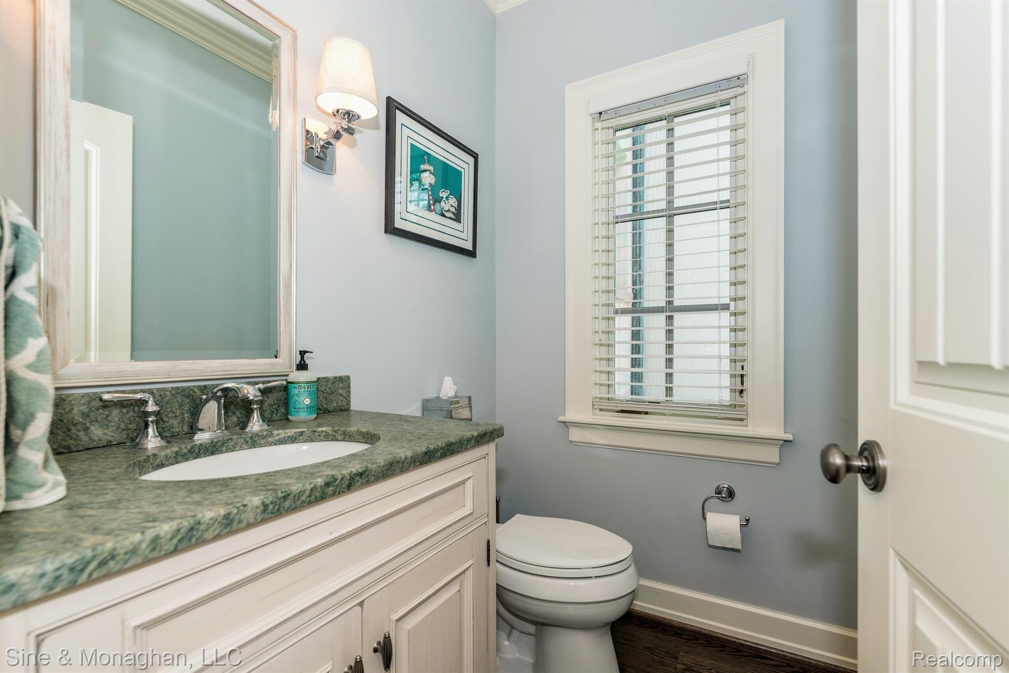 1040 Devonshire Road Grosse Pointe, MI 48230 - Photo 55 of 95 DSC_3625.jpg