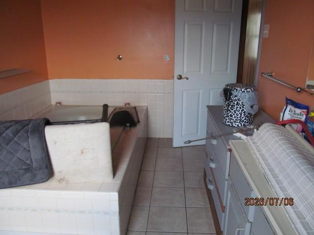 115 Ohio Street McKees Rocks, PA 15136 - Photo 14 of 18 large bathroom