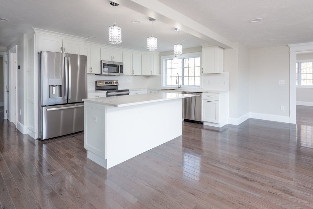 45 Manor Road Shrewsbury, MA 01545 - Photo 5 of 34 Gallery Image 5