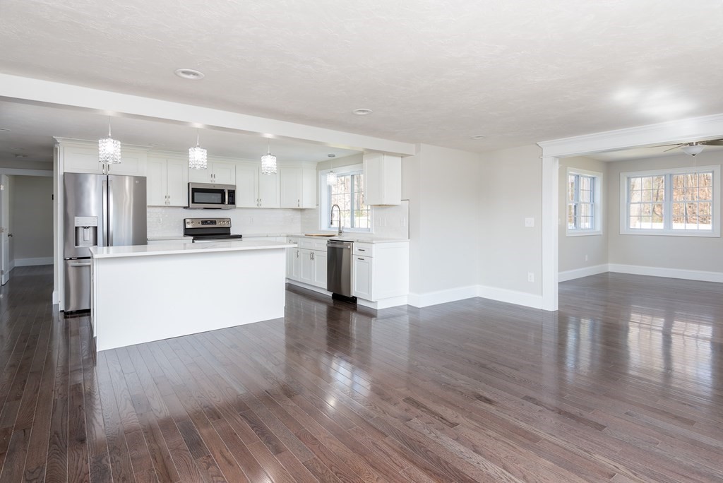 45 Manor Road Shrewsbury, MA 01545 - Photo 8 of 34 Gallery Image 8