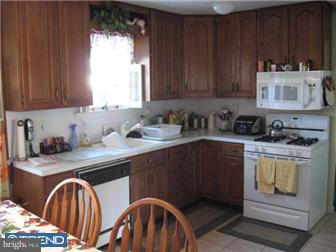 615 Warwick Road Fairless Hills, PA 19030 - Photo 3 of 12 Kitchen