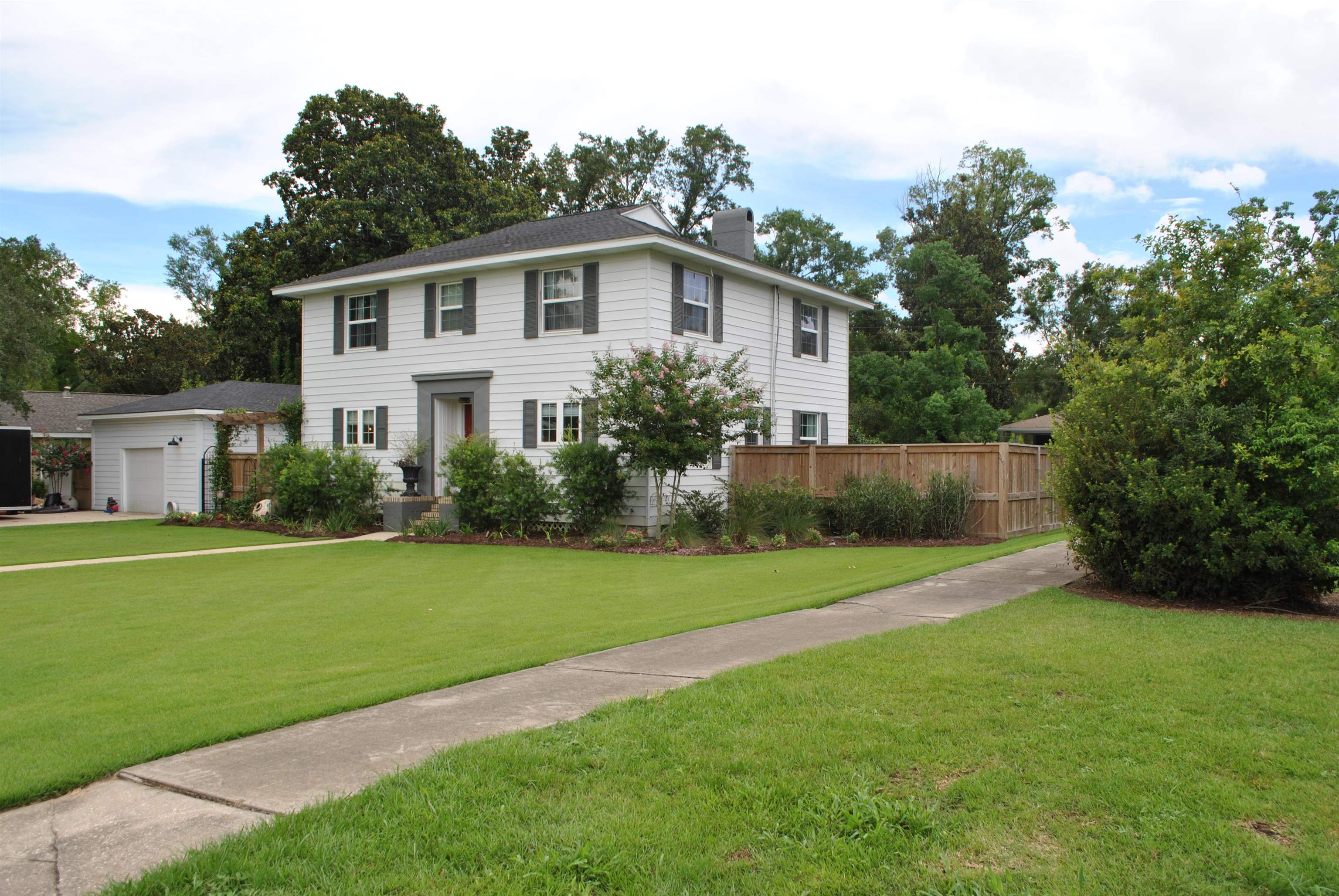 223 West Magnolia Avenue Foley, AL 36535 - Photo 3 of 20