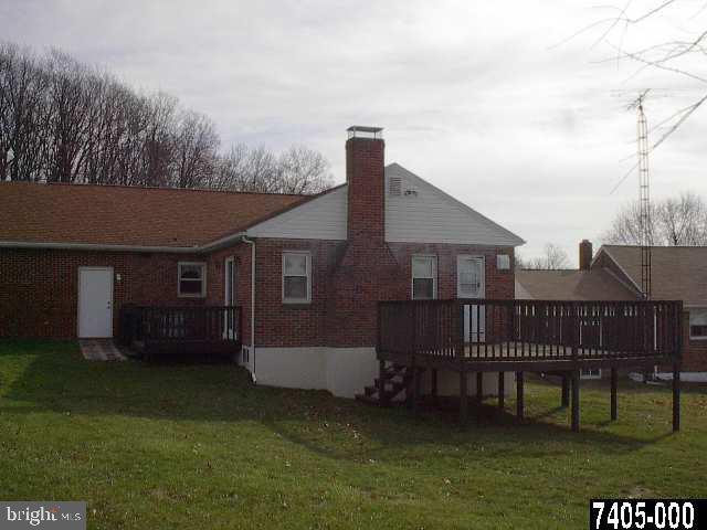 2168 Fineview Road York, PA 17406 - Photo 2 of 9 Gallery Image 2