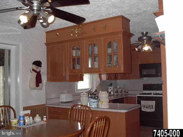 2168 Fineview Road York, PA 17406 - Photo 3 of 9 Gallery Image 3