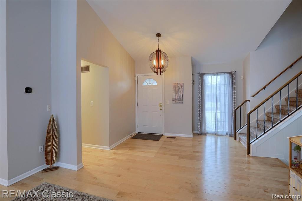 695 Plum Ridge Drive Rochester Hills, MI 48309 - Photo 20 of 38