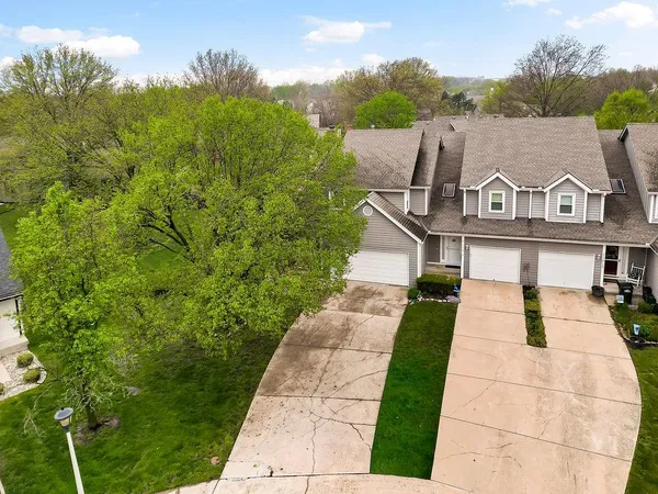 $309,000 | 11616 Bluejacket Street, Overland Park, KS 66210