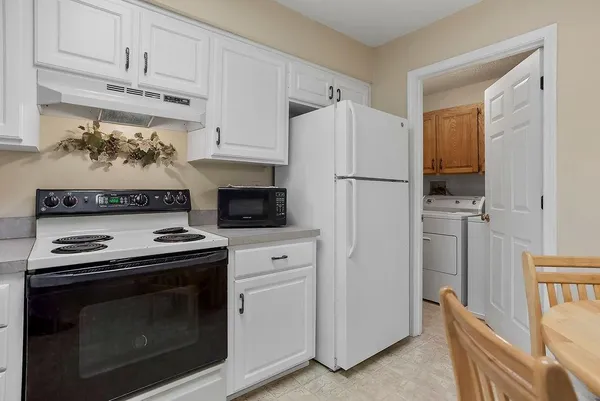 $309,000 | 11616 Bluejacket Street, Overland Park, KS 66210