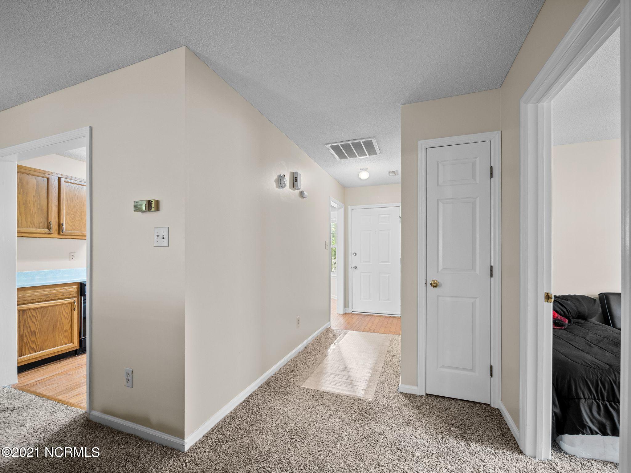 2032 Derby Run Road Jacksonville, NC 28546 - Photo 4 of 15 _ITxWSxo