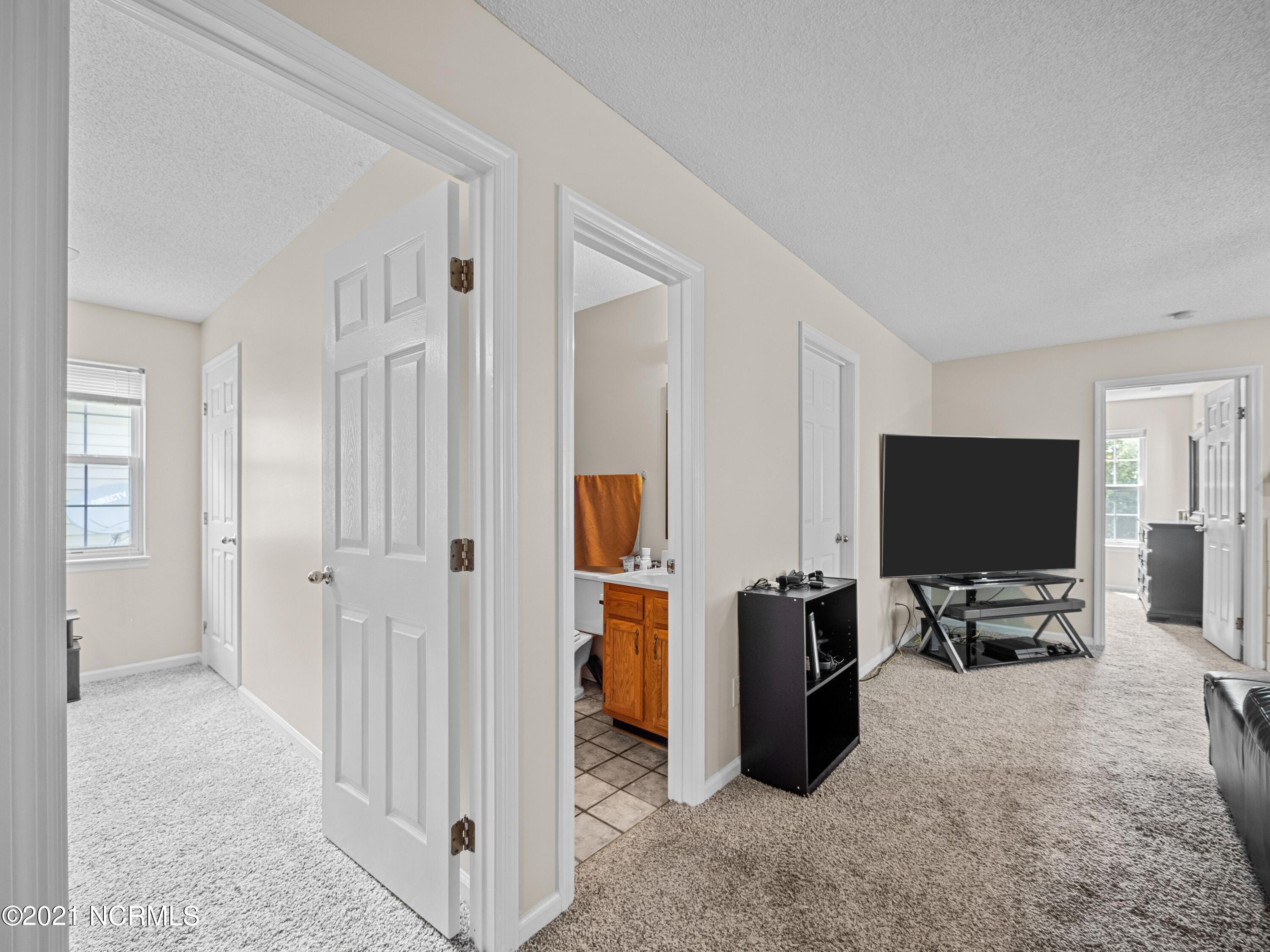 2032 Derby Run Road Jacksonville, NC 28546 - Photo 6 of 15 EuSD5gTM
