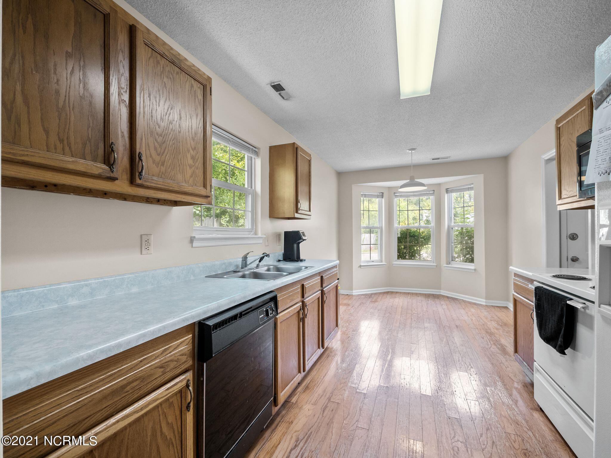 2032 Derby Run Road Jacksonville, NC 28546 - Photo 8 of 15 hL0v7zrw