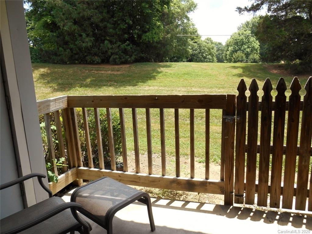 11183 Harrowfield Road Charlotte, NC 28226 - Photo 18 of 20 a view of a balcony with lake view