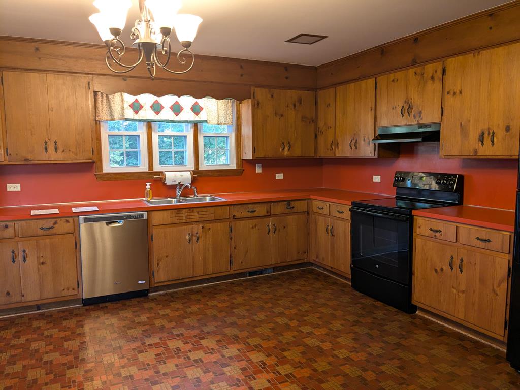 400 Country Club Road Keysville, VA 23947 - Photo 7 of 19 Gallery Image 7