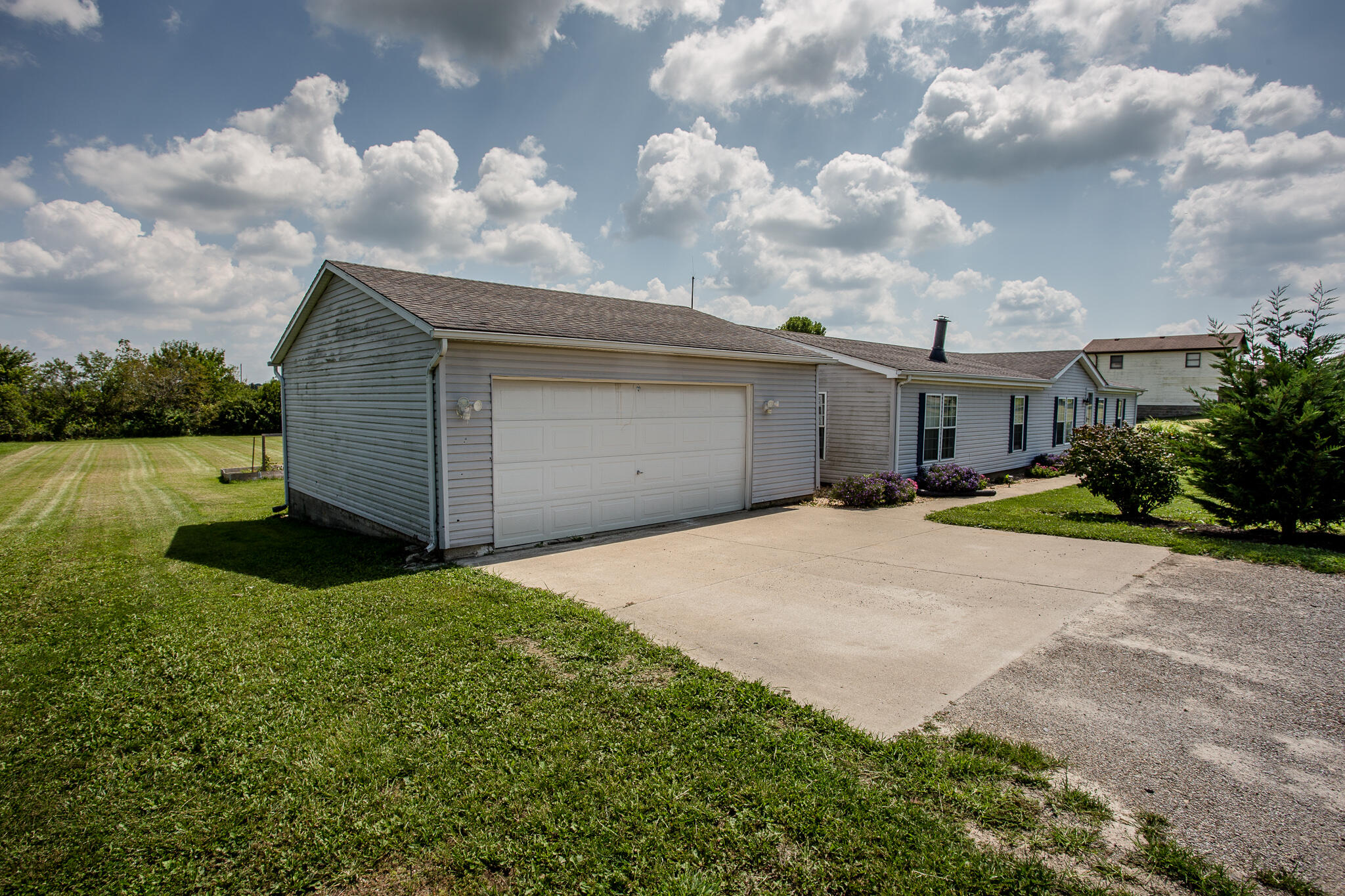 2460 Myers Road Springfield, OH 45502 - Photo 5 of 43
