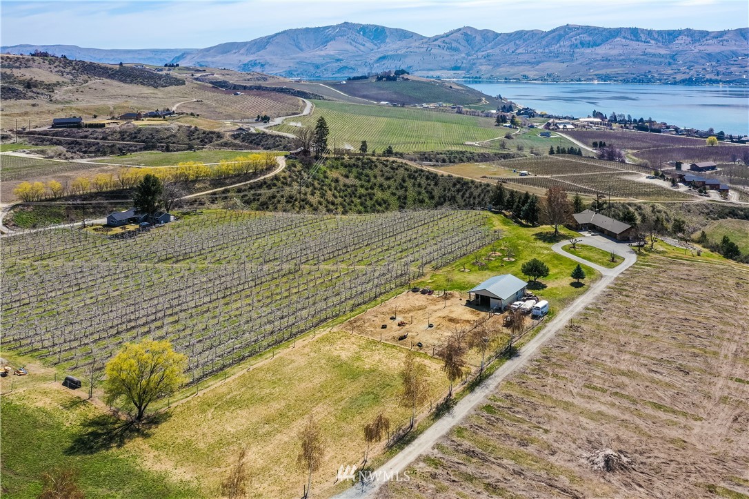 157 Snuffy Smith Road Manson, WA 98831 - Photo 2 of 40 Gallery Image 2