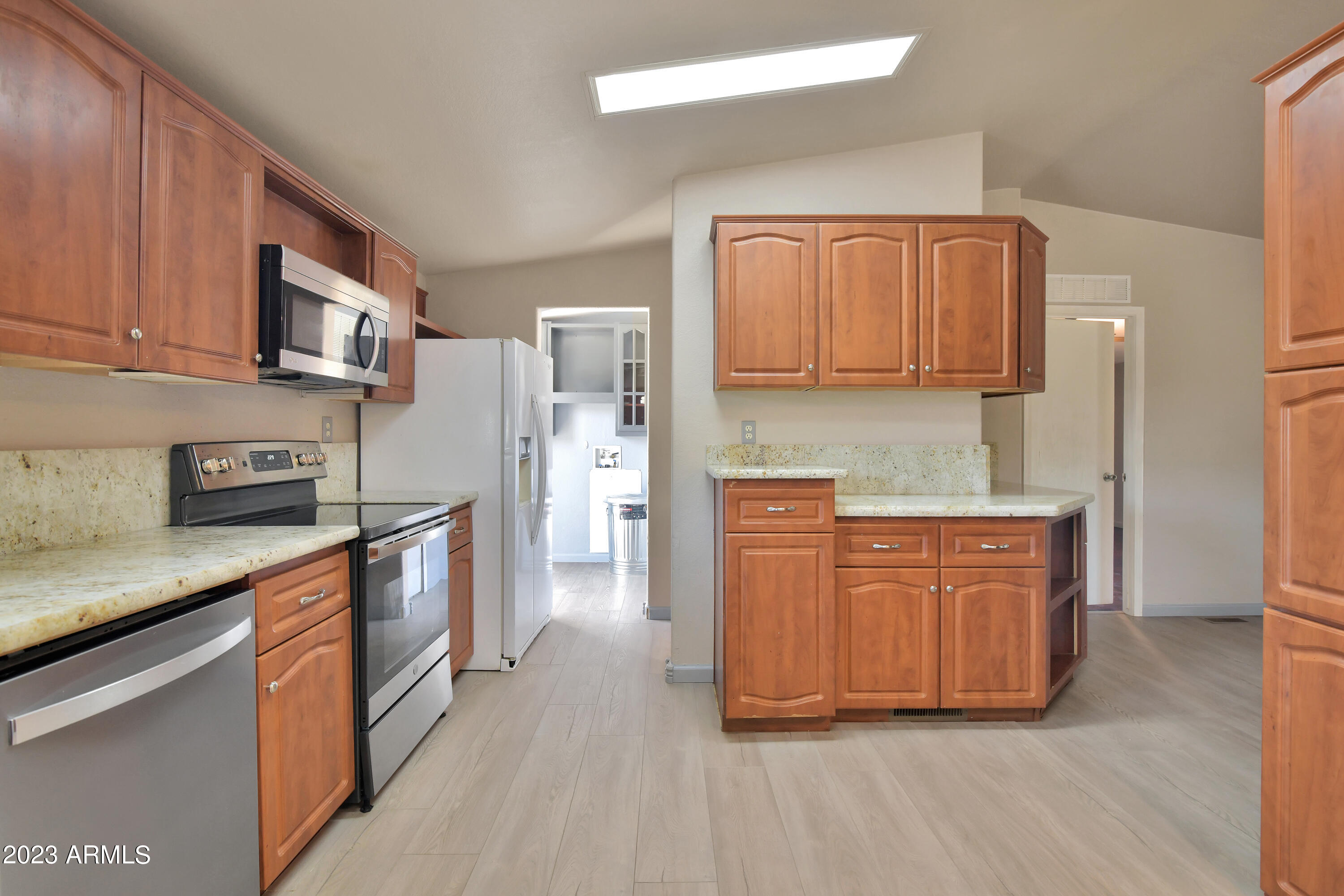 12370 Jacobs Road Mayer, AZ 86333 - Photo 4 of 27 KITCHEN LAUNDRY