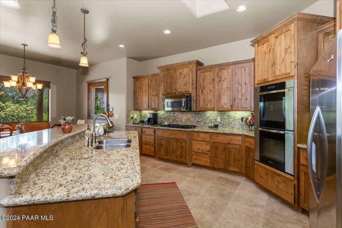 5040 Indian Camp Road, Unit 4 Prescott, AZ 86305 - Photo 15 of 57 15-Kitchen