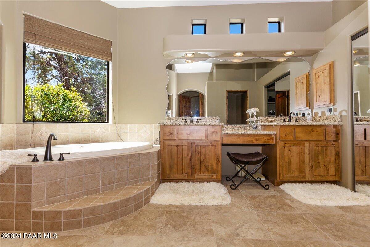 5040 Indian Camp Road, Unit 4 Prescott, AZ 86305 - Photo 23 of 57 23-Master Bathroom
