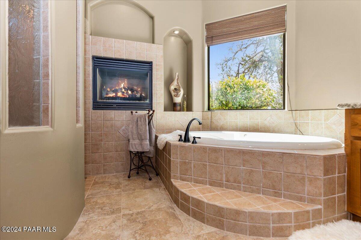 5040 Indian Camp Road, Unit 4 Prescott, AZ 86305 - Photo 26 of 57 26-Master Bath