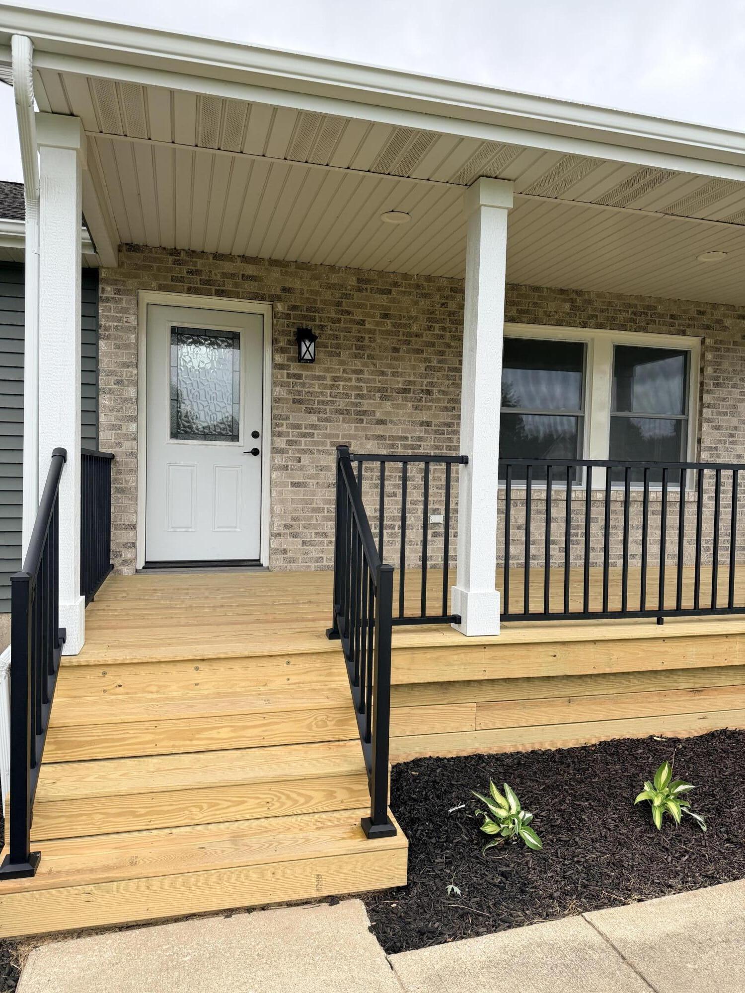 148 Rillstone Drive Kouts, IN 46347 - Photo 3 of 43 1500x2000