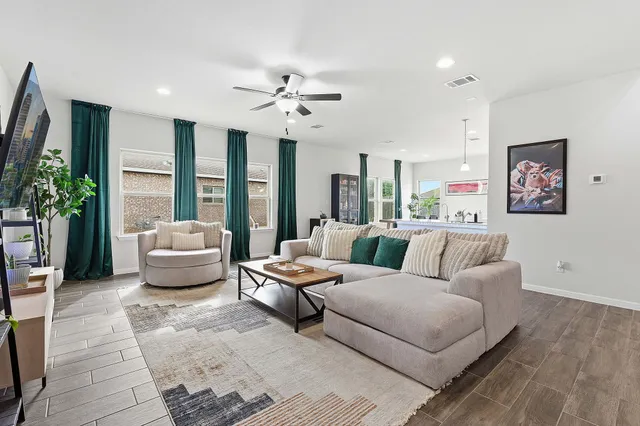 $395,000 | 12413 Ostrich Trail, Manor, TX 78653