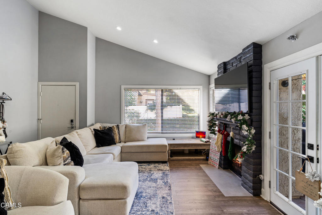 1103 Catlin Street, Unit B Simi Valley, CA 93065 - Photo 5 of 23