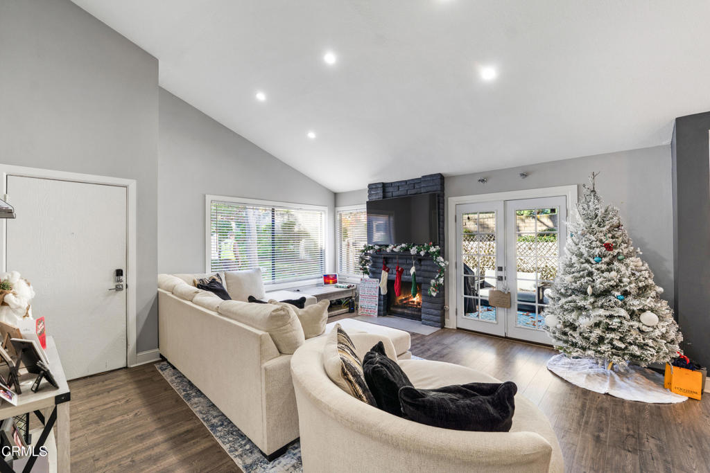 1103 Catlin Street, Unit B Simi Valley, CA 93065 - Photo 6 of 23