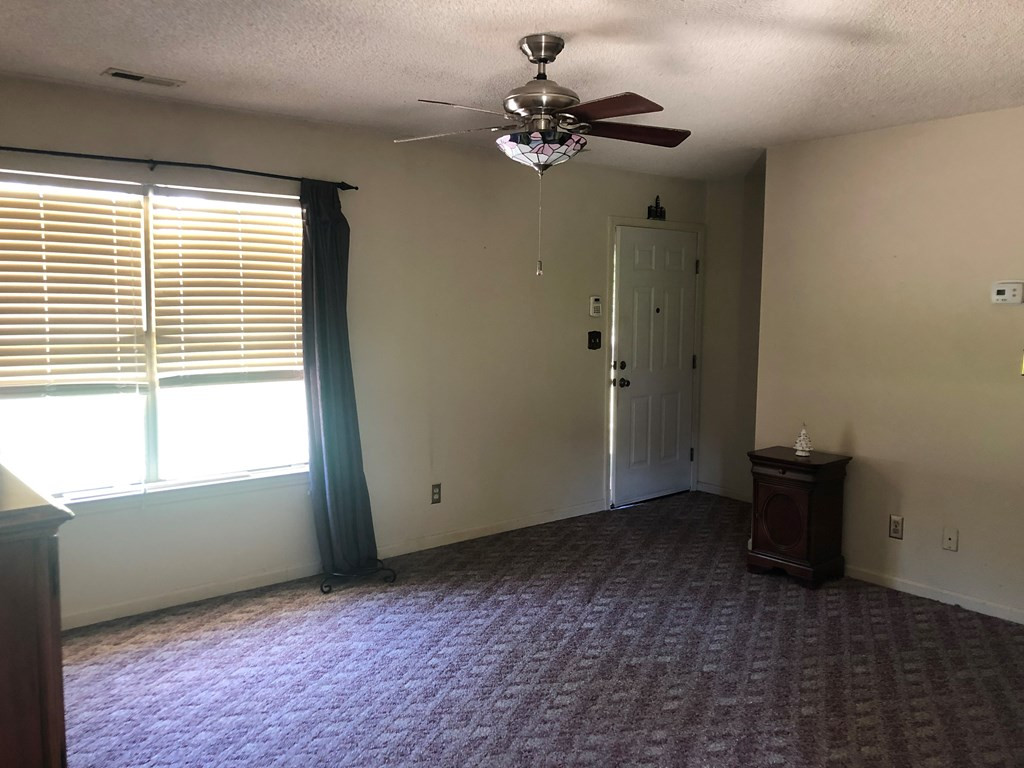 5922 North Road Orangeburg, SC 29118 - Photo 2 of 8 Den