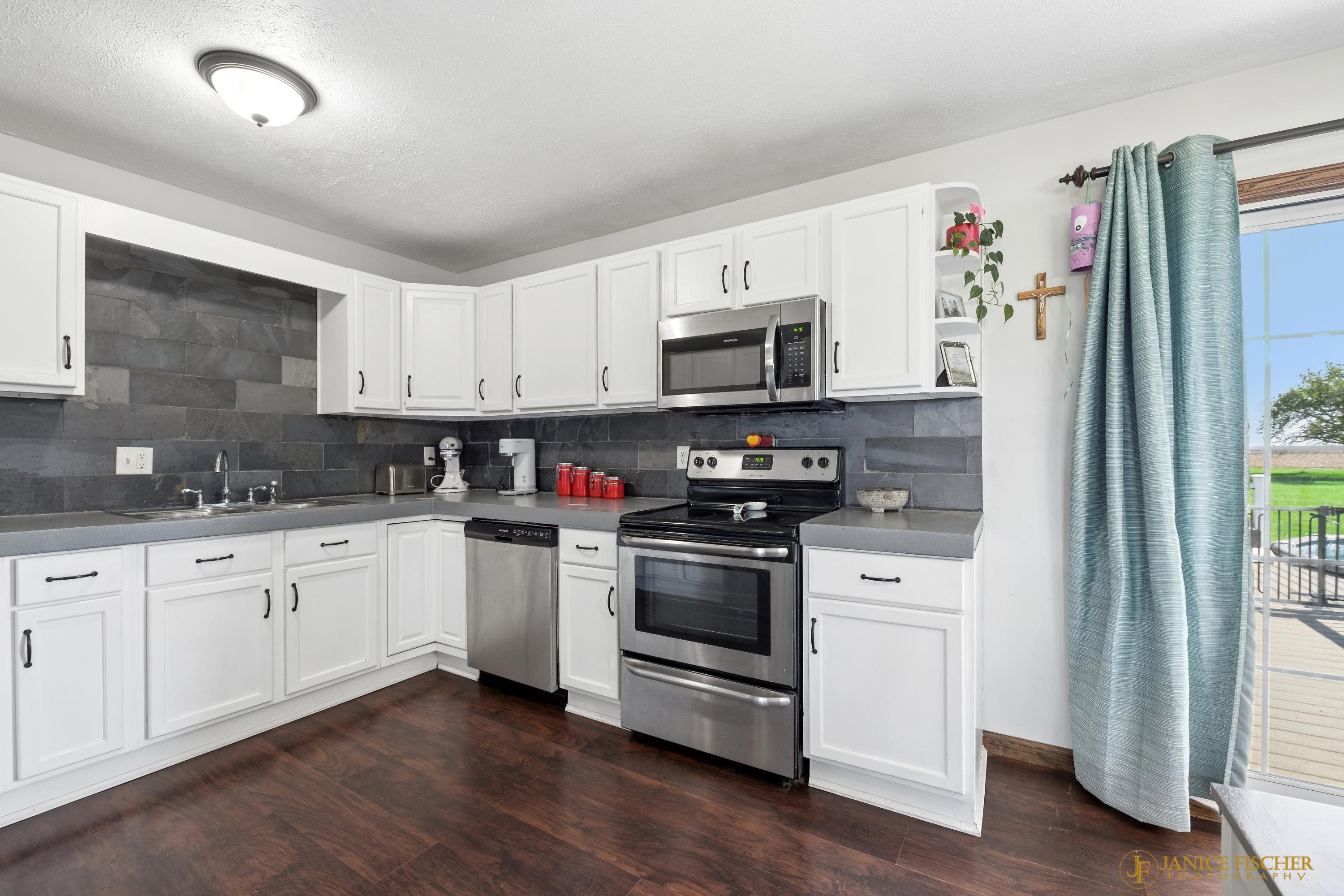 12521 East High Road Davis Junction, IL 61020 - Photo 8 of 26