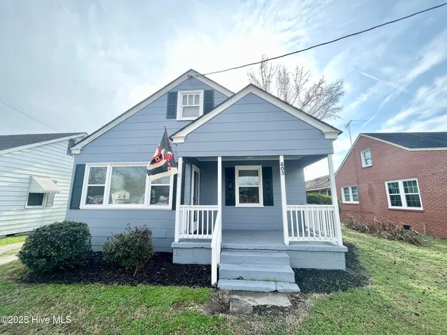 $1,467 | 803 West Elizabeth Street, Elizabeth City, NC 27909