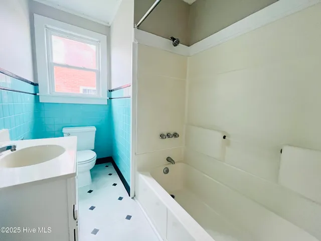 $1,467 | 803 West Elizabeth Street, Elizabeth City, NC 27909