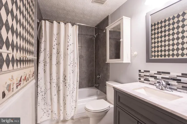 $335,000 | 39 Trailwood Road, Baltimore, MD 21236