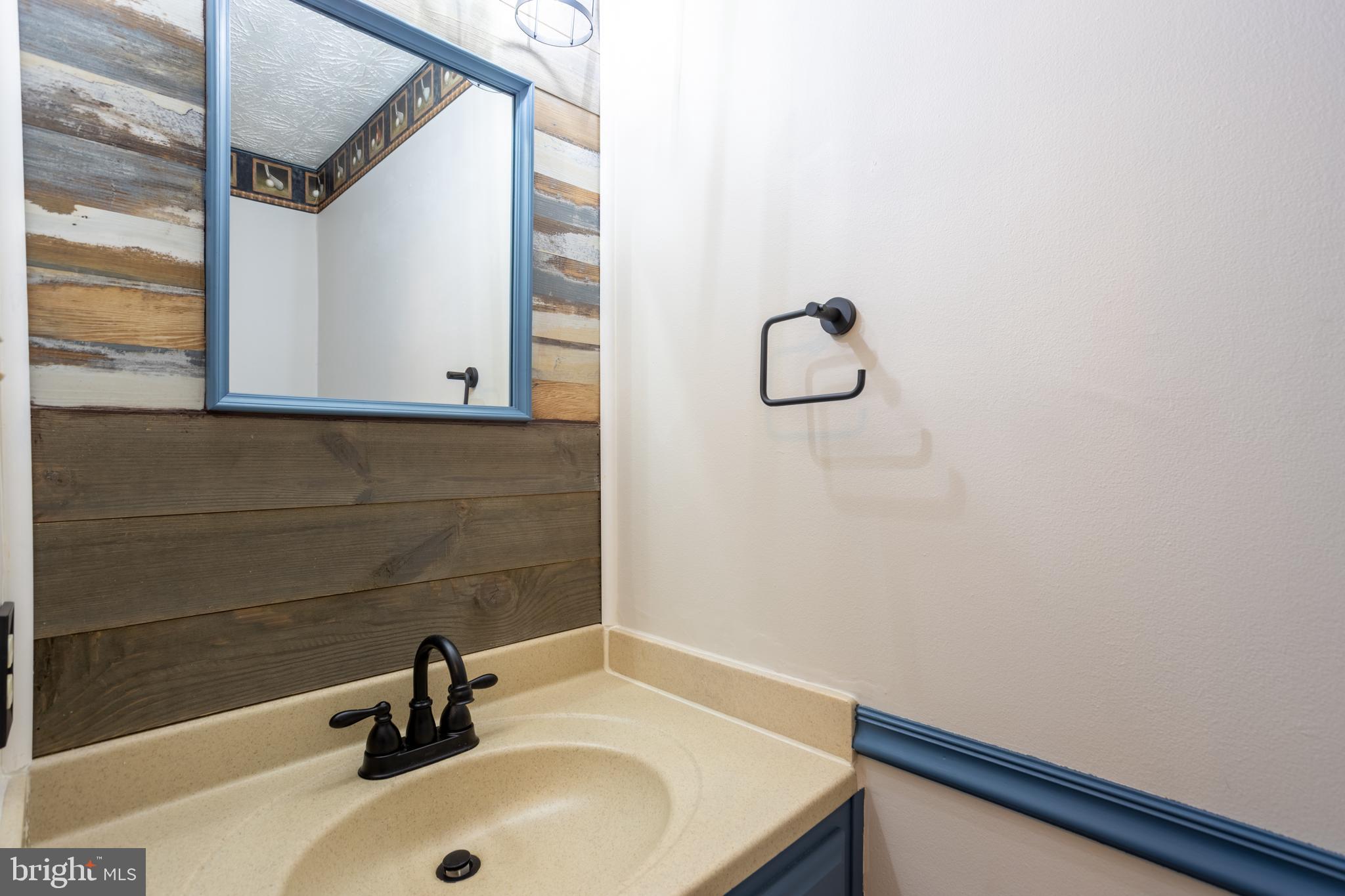 39 Trailwood Road Baltimore, MD 21236 - Photo 6 of 24 half bath first floor