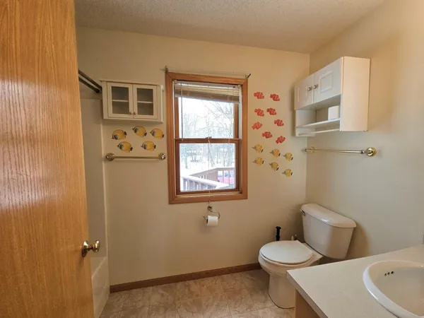 $574,900 | 46501 Lucretia Lane, Isle, MN 56342