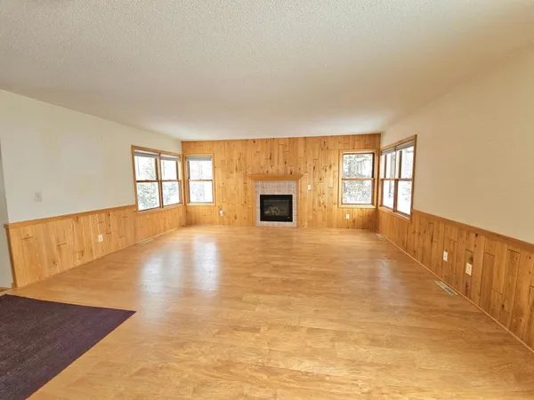 $574,900 | 46501 Lucretia Lane, Isle, MN 56342