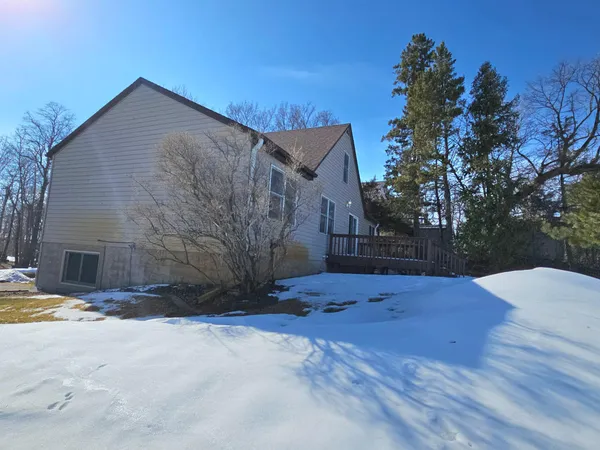 $574,900 | 46501 Lucretia Lane, Isle, MN 56342