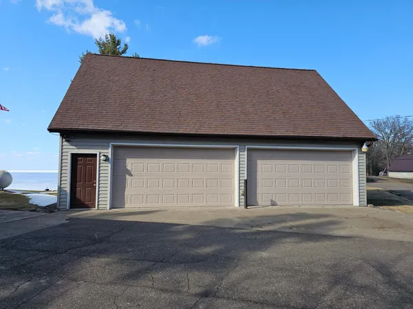 $574,900 | 46501 Lucretia Lane, Isle, MN 56342