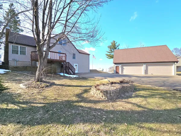 $574,900 | 46501 Lucretia Lane, Isle, MN 56342